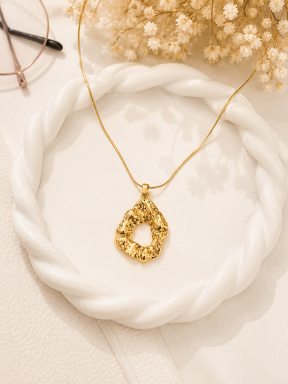 Luxe Loop Pendant