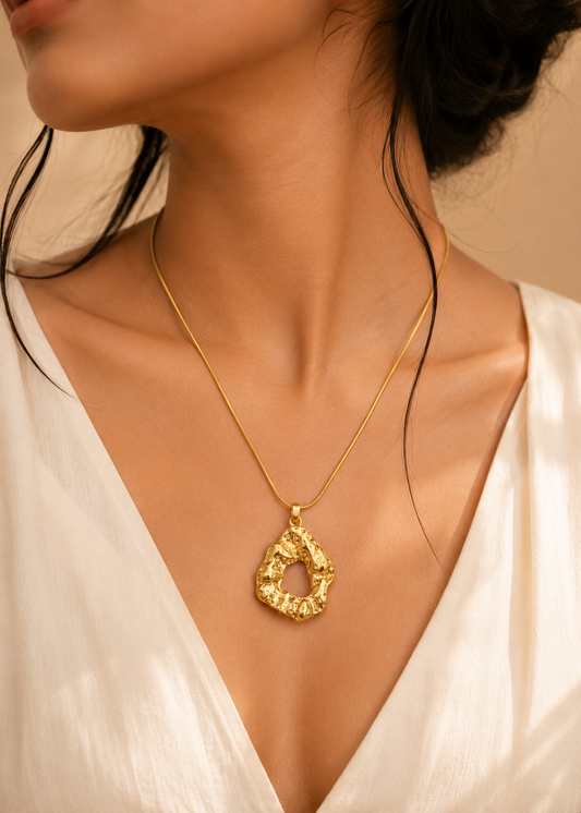 Luxe Loop Pendant