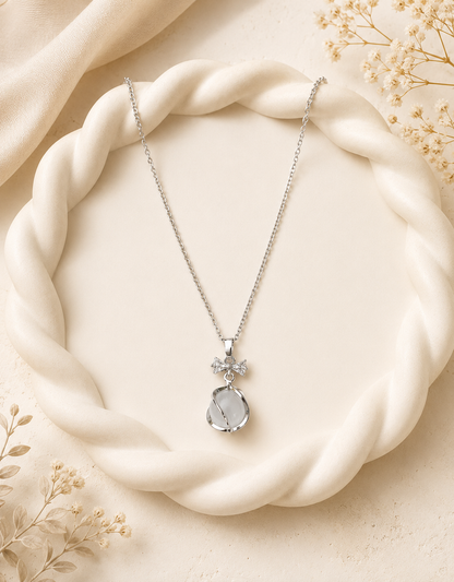 Celestia Bow Necklace